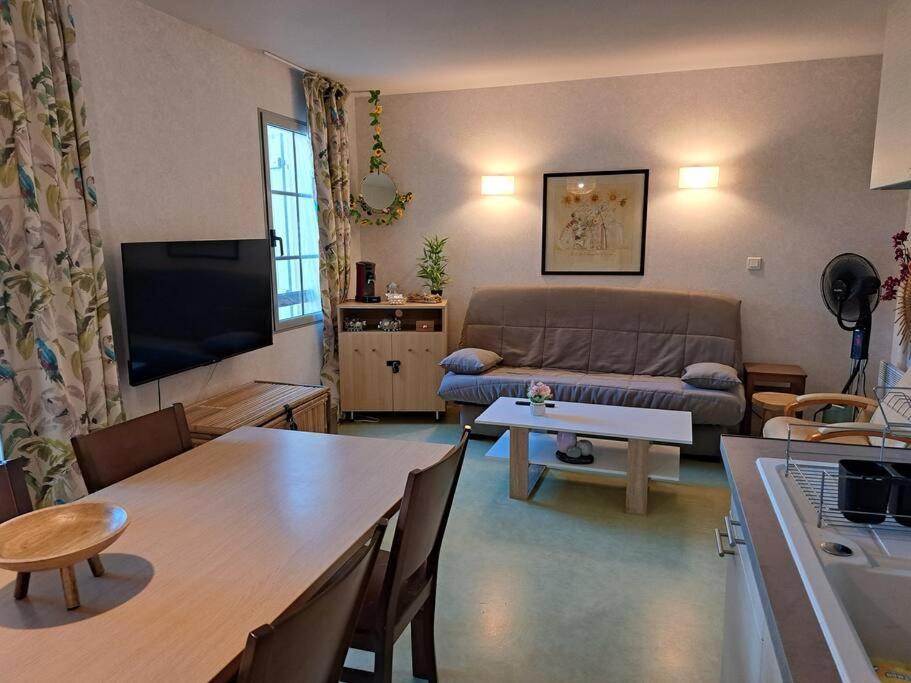 Dans Neuve - 5 Places * Nerac