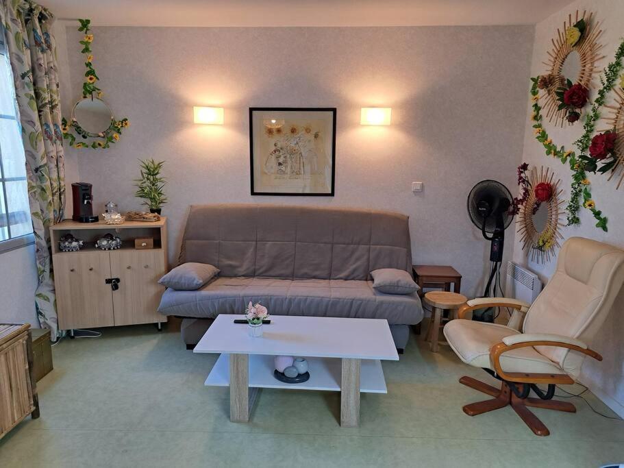 Dans Neuve - 5 Places Nerac